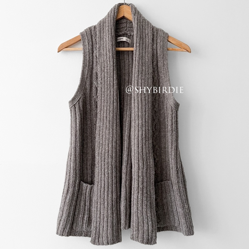 Old Navy Cable Knit Shawl Collar Sweater Vest in Taupe-Brown Heather, Small